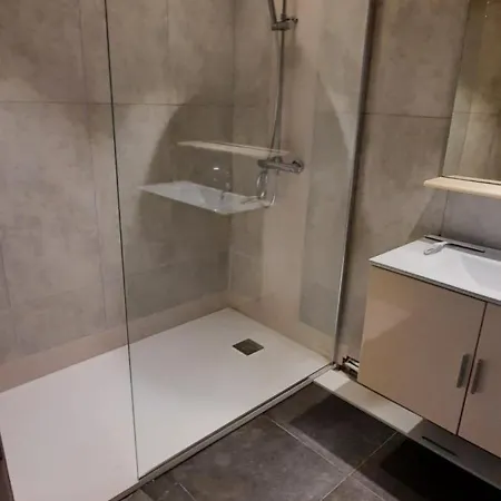 4 Personnes Avec Piscine Entre Saintes Et Royan Lägenhet